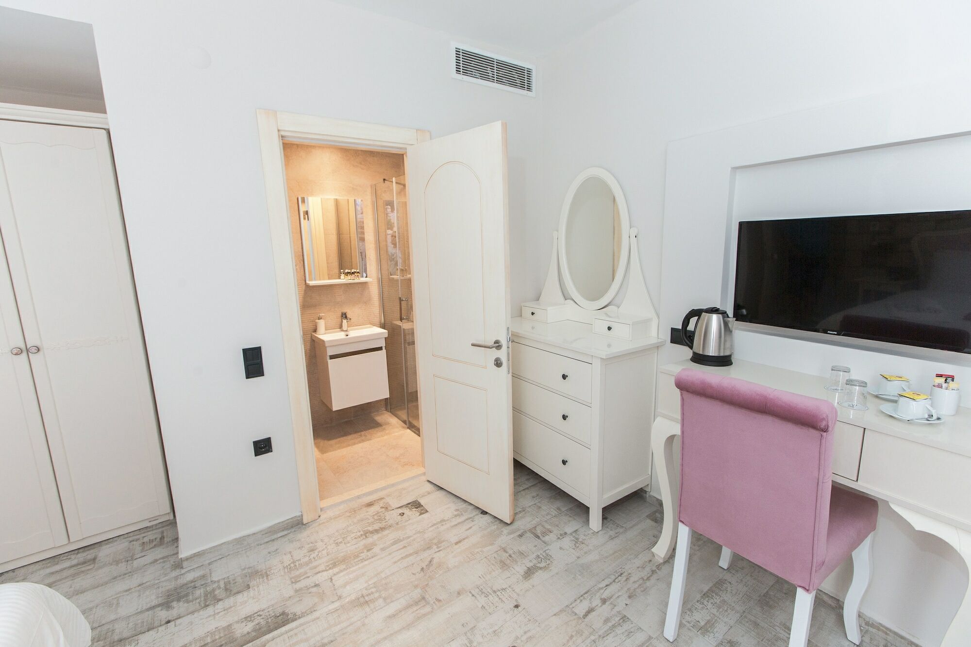 Bellezza Hotel Кешме Экстерьер фото